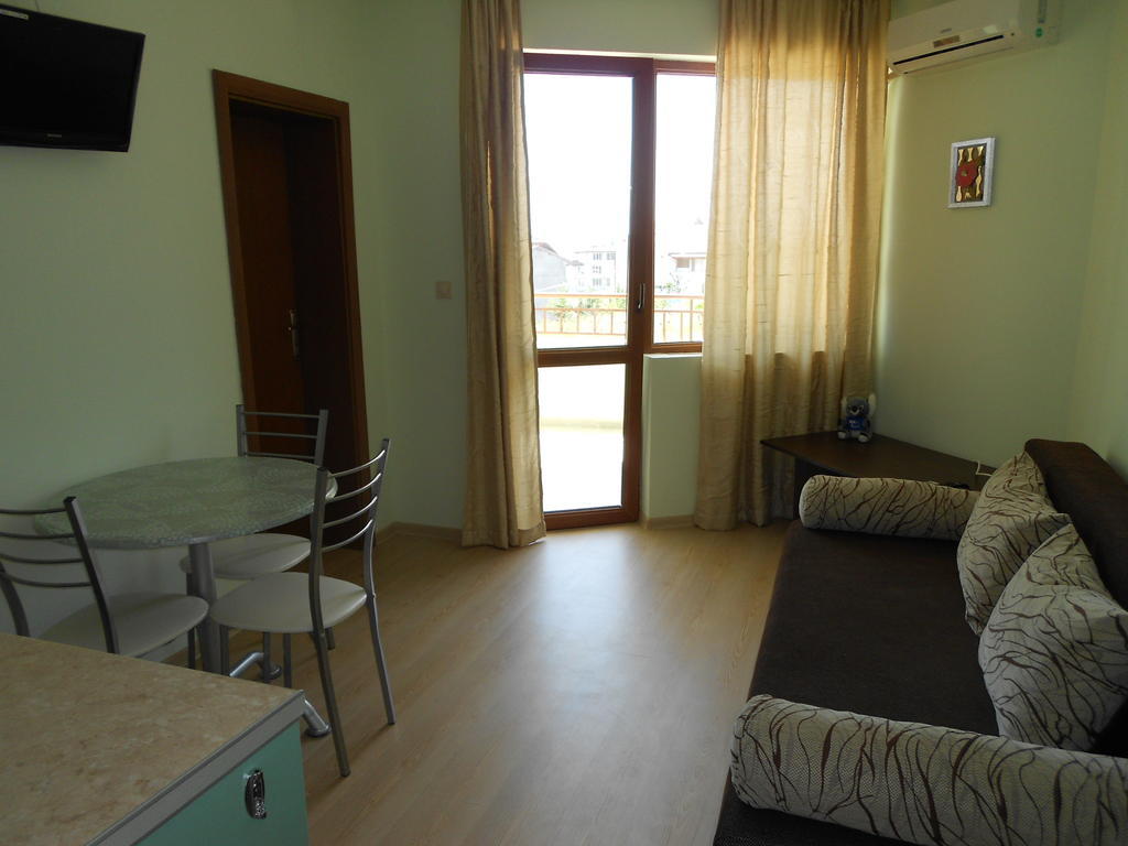Family Hotel Amore Byala  Phòng bức ảnh