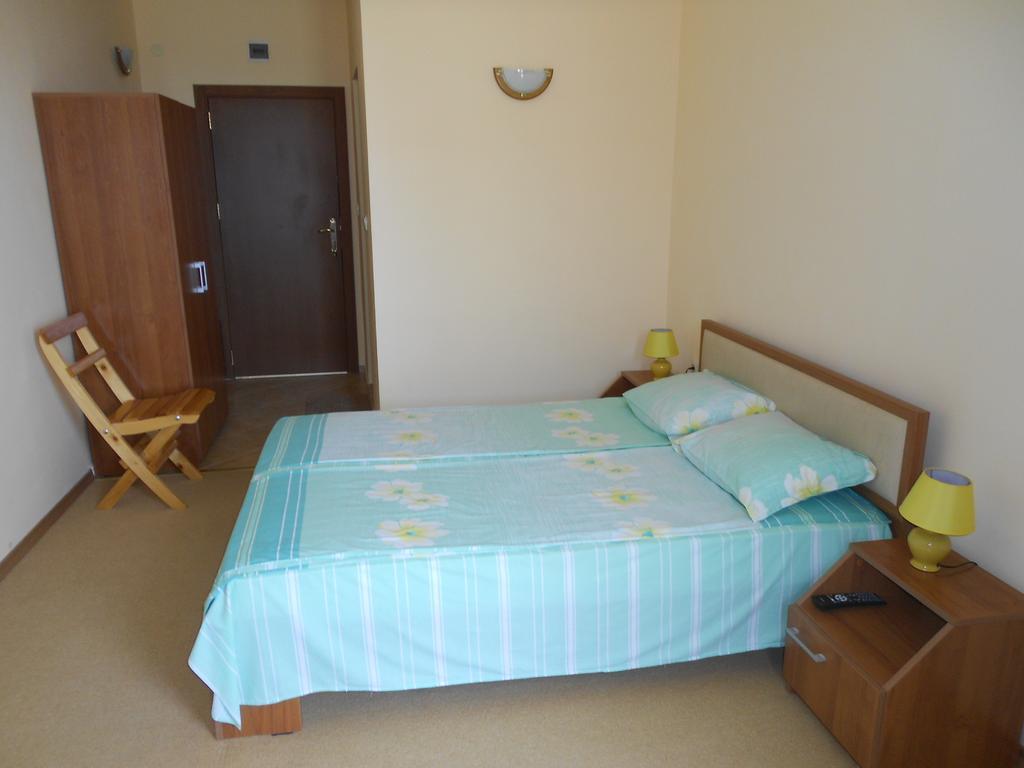 Family Hotel Amore Byala  Phòng bức ảnh